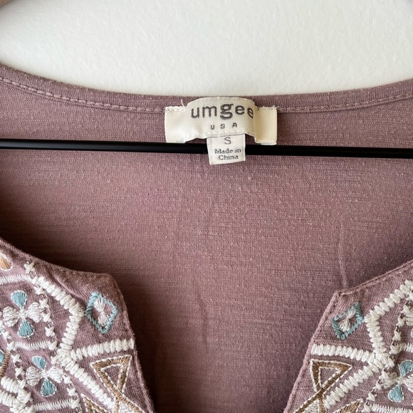Umgee Embroidered Blouse - Picture 4 of 4
